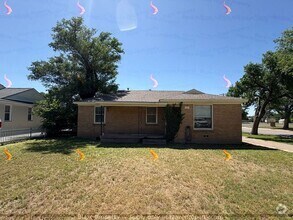 Building Photo - For Rent: 2 Bed | 1 Bath Home