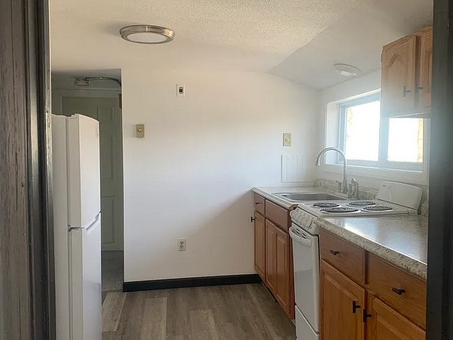 Building Photo - 5 Leonard Ave