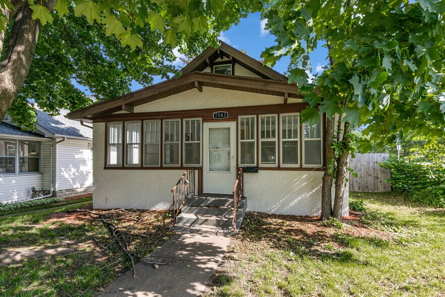 Primary Photo - 1583 Jefferson Ave
