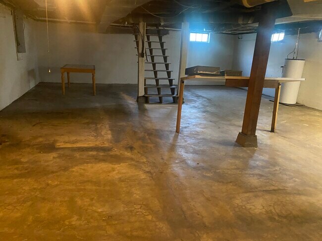 Basement W&D hookup - 418 W Main St