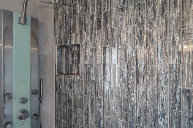 Building Photo - Modern Comfort with Pool & Spa in The Lakes – Solar Equipped Home