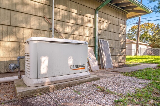 Building Photo - 3107 Prescott St