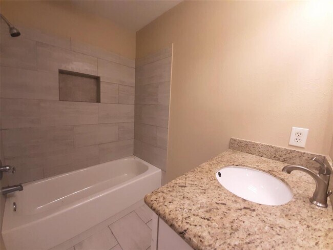 Building Photo - 18214 Mantana Dr
