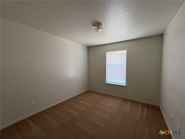 Building Photo - 4210 Primrose Dr