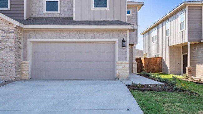 Building Photo - 641 Fallow Dr