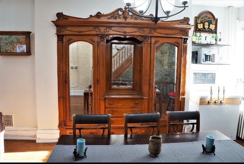 Building Photo - 618 E Girard Ave