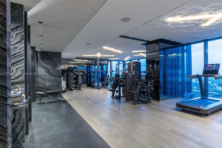 Building Photo - 1451 Brickell Ave