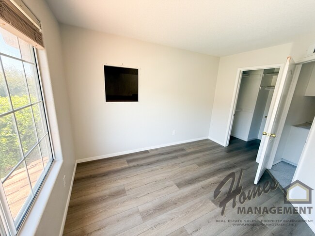 Building Photo - Homes Management - Carlsbad Home with Ocean View