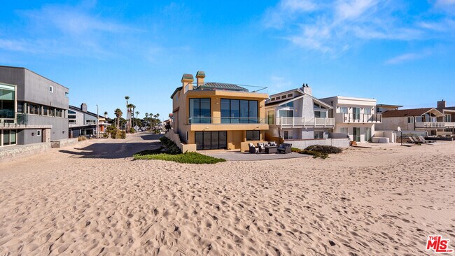 Building Photo - 3461 Ocean Dr