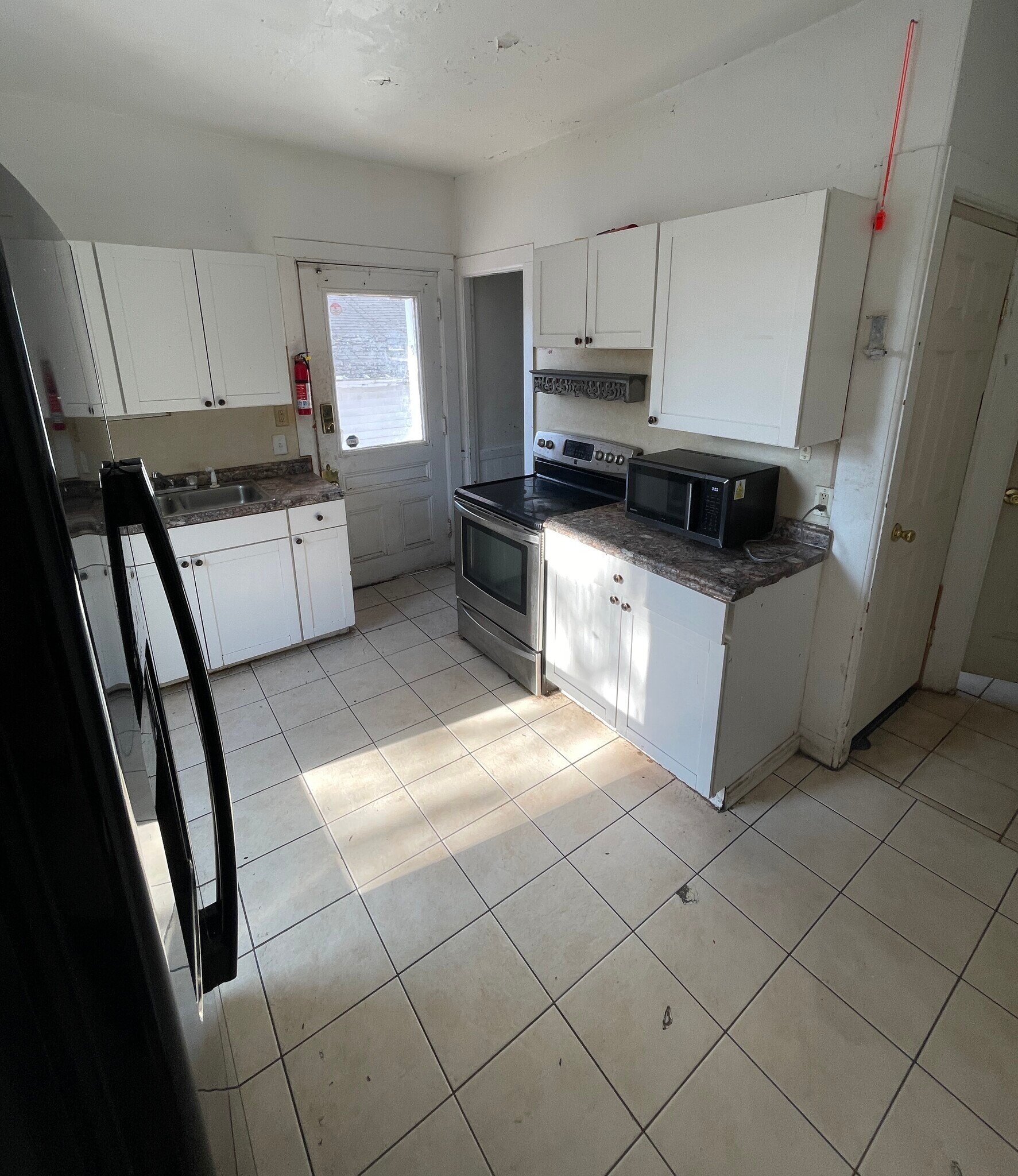 Building Photo - 108 Buell St