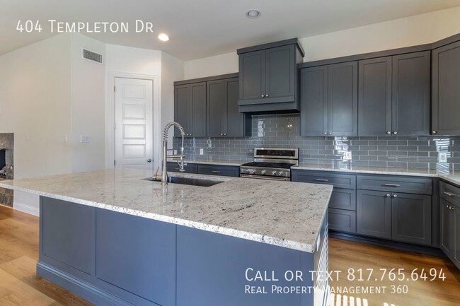 Building Photo - 404 Templeton Dr