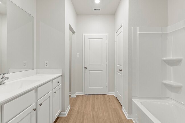 Building Photo - 1035 Rosewood Trl
