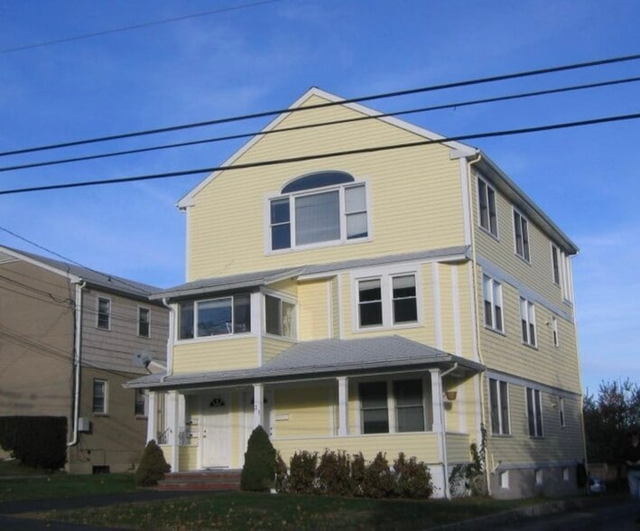 Building Photo - 31 Woodbury Ave