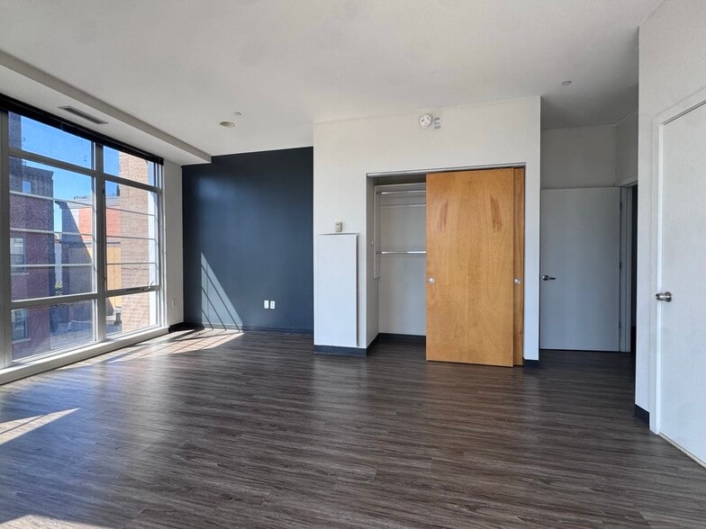 Building Photo - 147 E Berkeley St