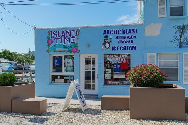 Building Photo - 4216 Plumosa Terrace