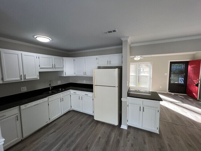 Building Photo - 4713 Matt Dr