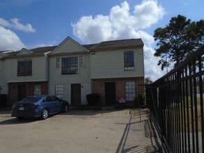 Building Photo - 12651 Windsor Village Dr