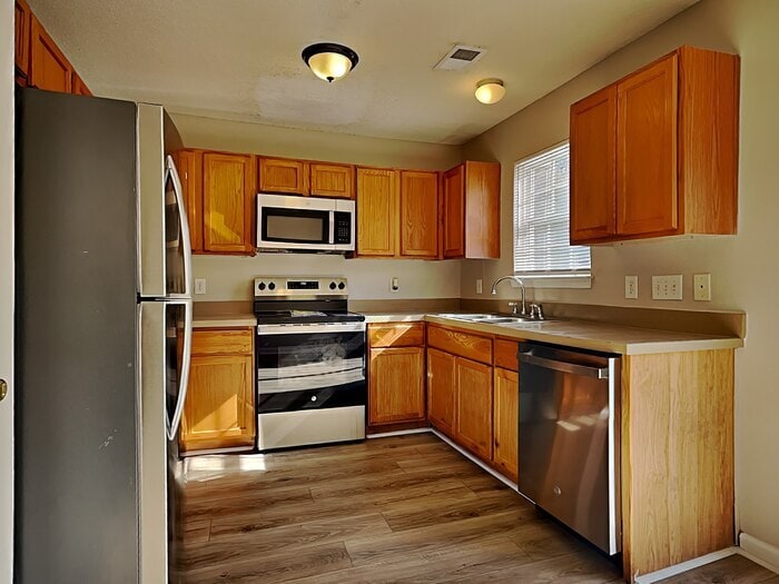 Building Photo - 3428 Ann Franklin Ct