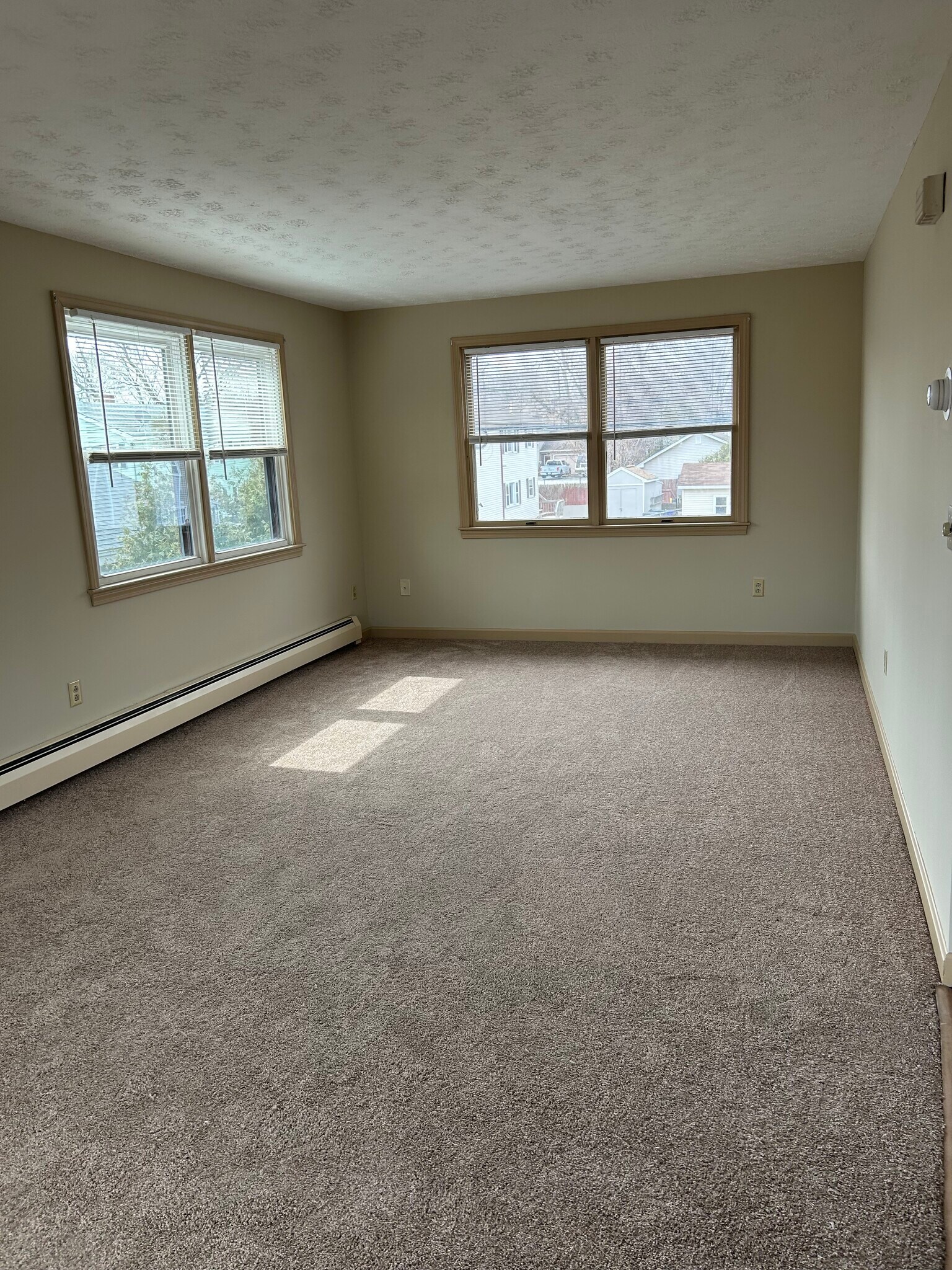 Building Photo - 325 Porter St