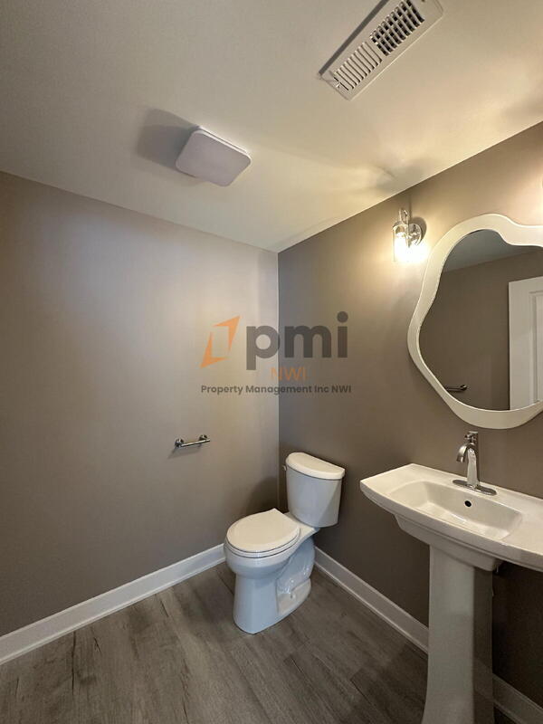 Building Photo - 5788 Adams St