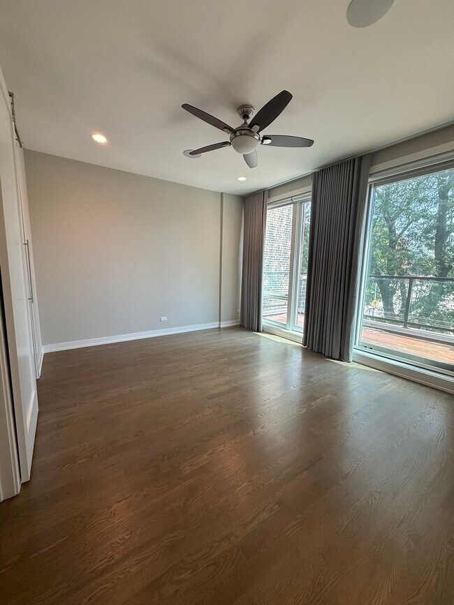Building Photo - 520 N Oakley Blvd