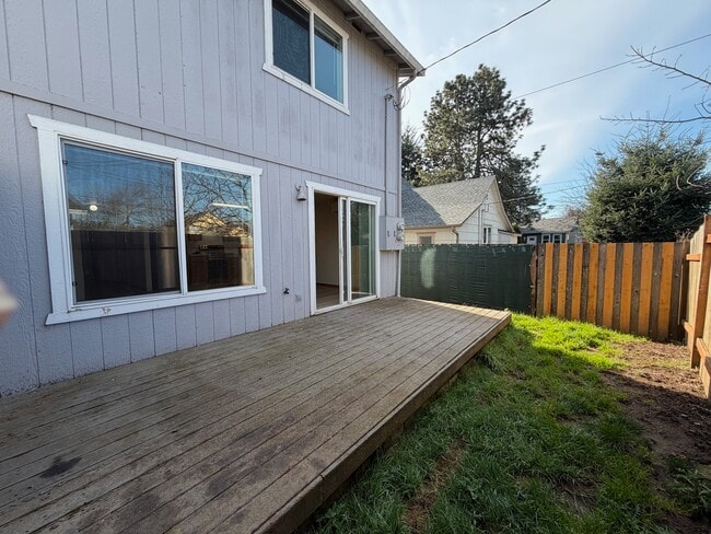 Building Photo - 1139 2nd St NW