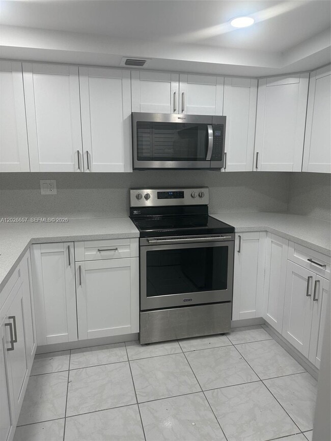 Building Photo - 9255 SW 125th Ave