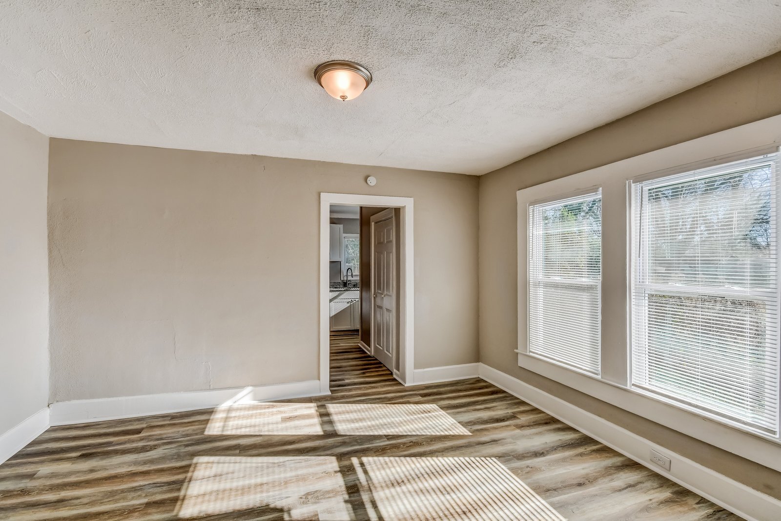 Building Photo - 625 27th St SW