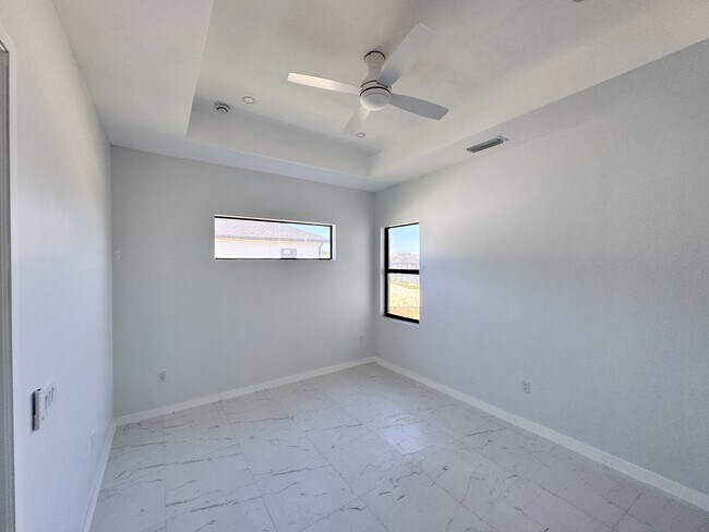 Building Photo - 1027 Kismet Pkwy