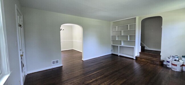 cozy living room - 2604 Parker Ave