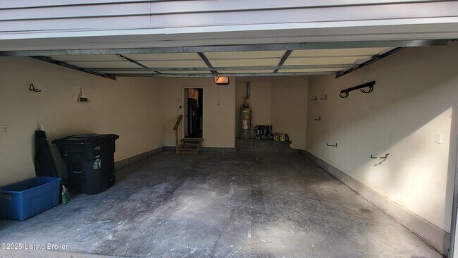 Building Photo - 810 Fountain Ave