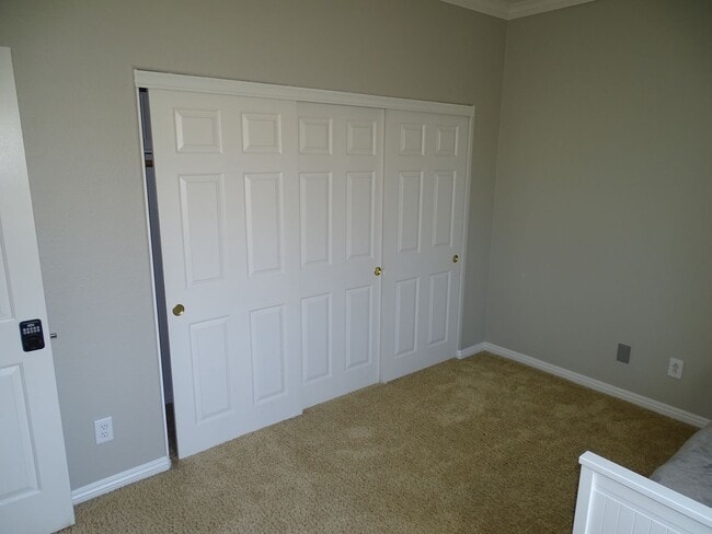 Building Photo - West Summerlin 5 Bedroom, Bed & Full Bath 1st Floor, Beauty