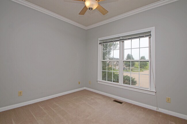 Building Photo - 155 Chelsea Cir