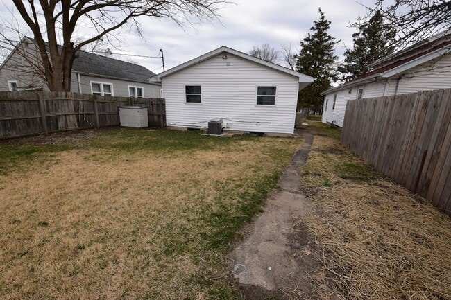 Building Photo - Remodeled home in South Bend IN, 2 bedroom 1 bath