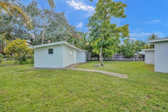 Building Photo - 3800 SW 58th Terrace
