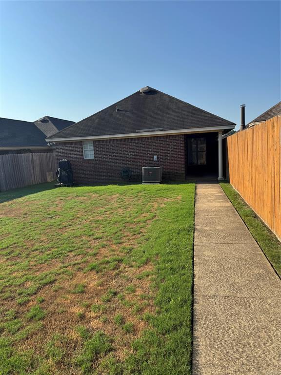 Building Photo - 8737 Jamac Ln