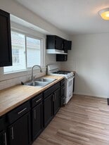 Building Photo - 21 E 6th St