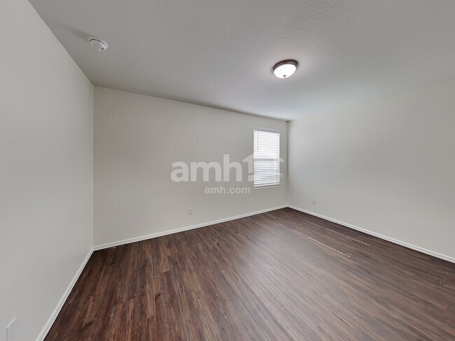 Building Photo - 16974 W Hilton Ave