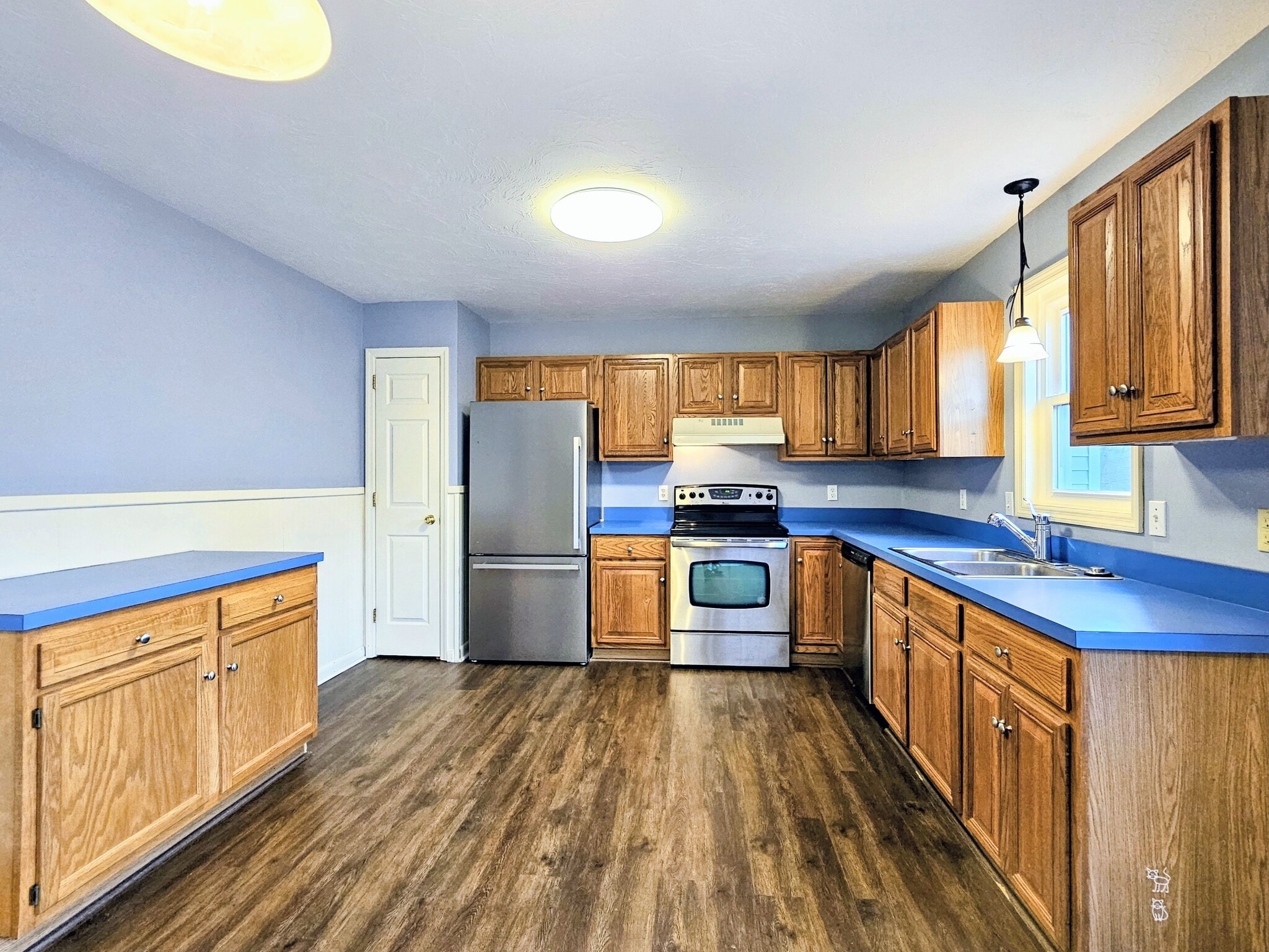 Building Photo - 131 Red Stone Cir