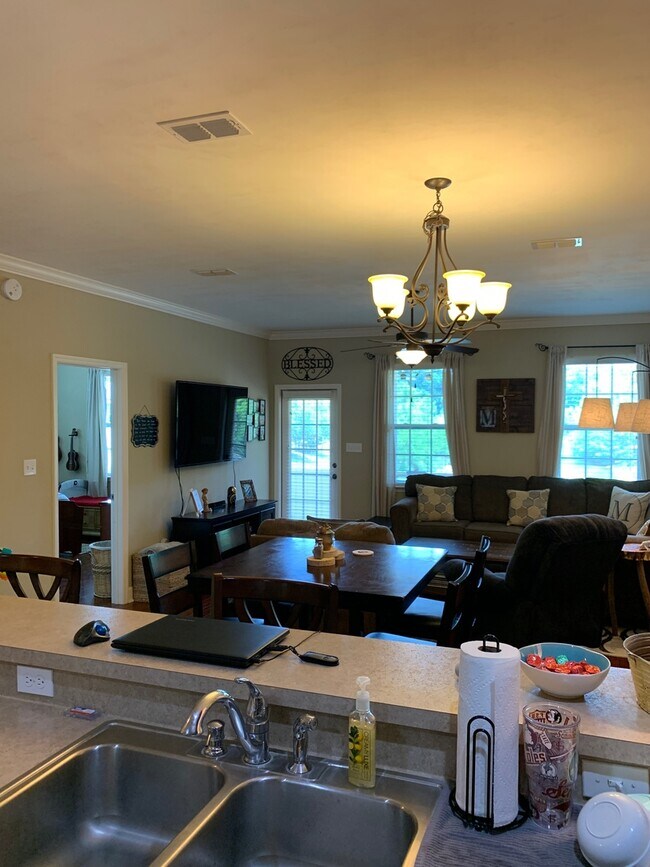Building Photo - 3/2 IN HAMPTON CREEK SUBDIVISION- AVAILABLE SEPTEMBER 1, 2026