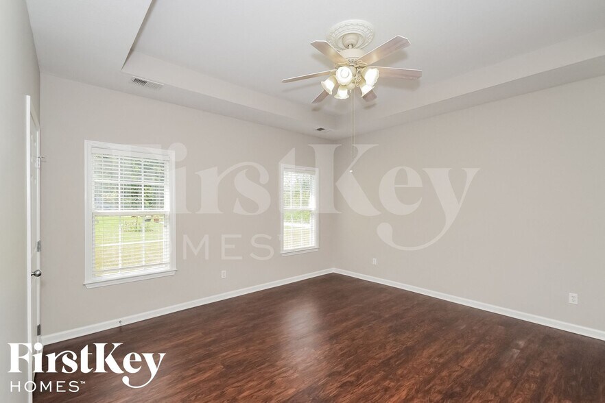 Building Photo - 5749 Marchester Cir