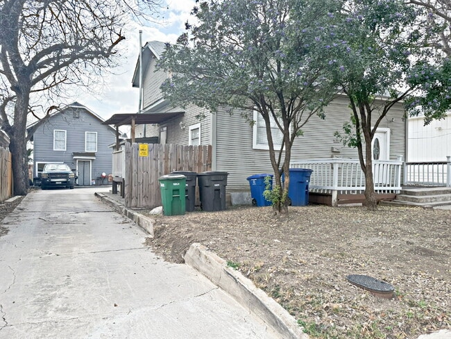 Building Photo - 232 Cornell Ave