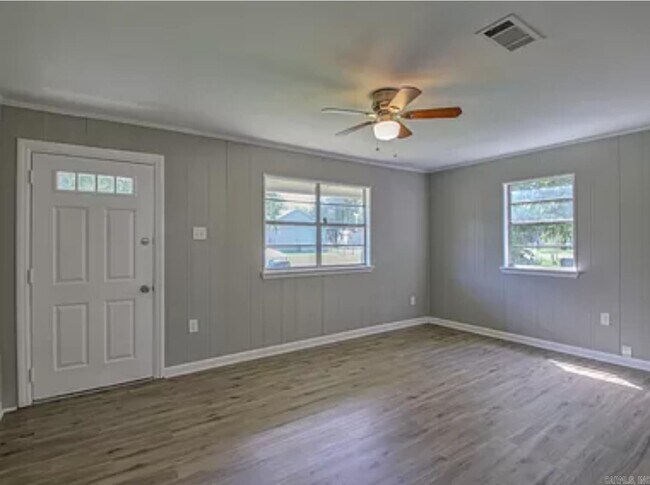 Building Photo - 106 S Grant St