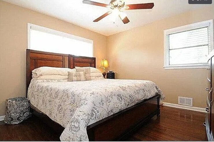 Building Photo - 2342 Cortez Way NE