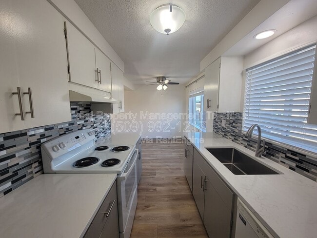 Building Photo - 1817 Cartmell St