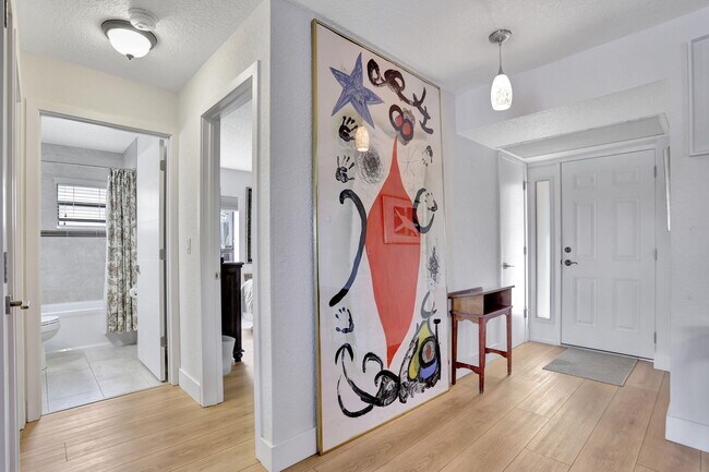 Building Photo - 2850 Carambola Cir S