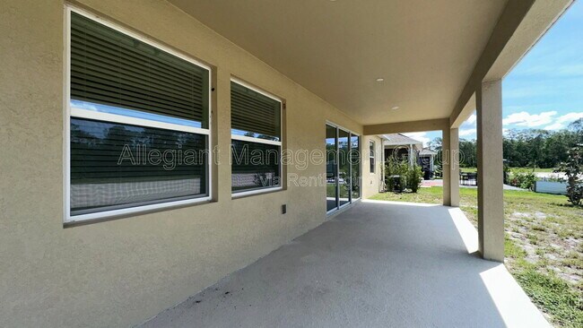Building Photo - 6326 Lakepine St