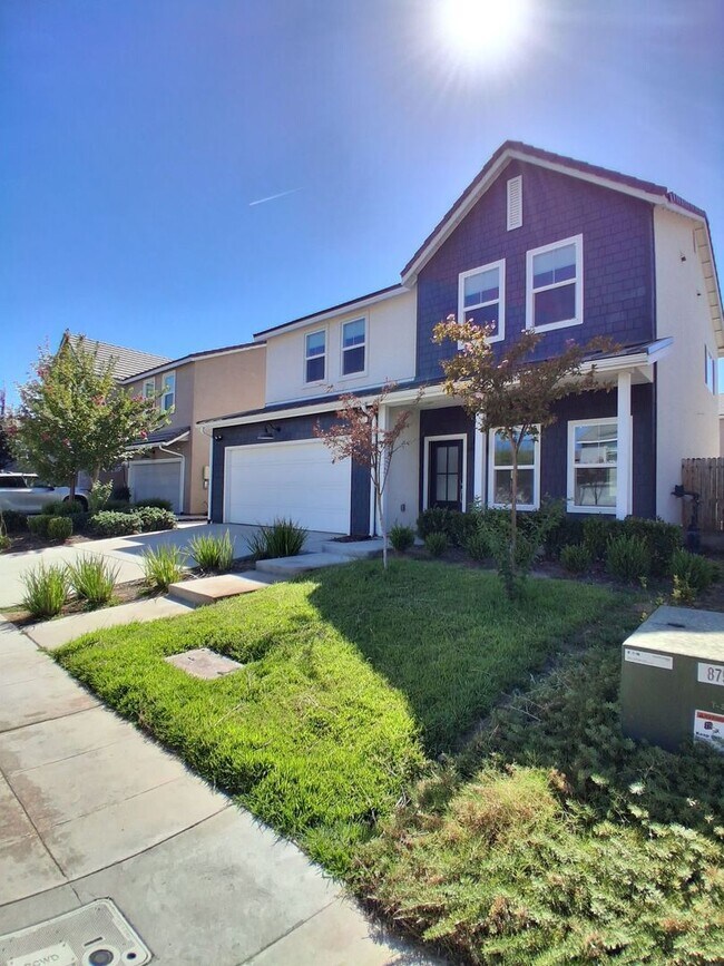 Building Photo - 911 Blue Oak Lane W