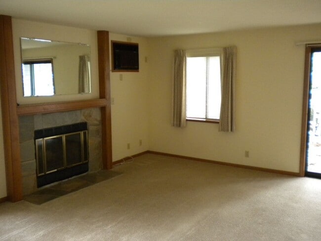 Building Photo - Good Pasture Island Condo