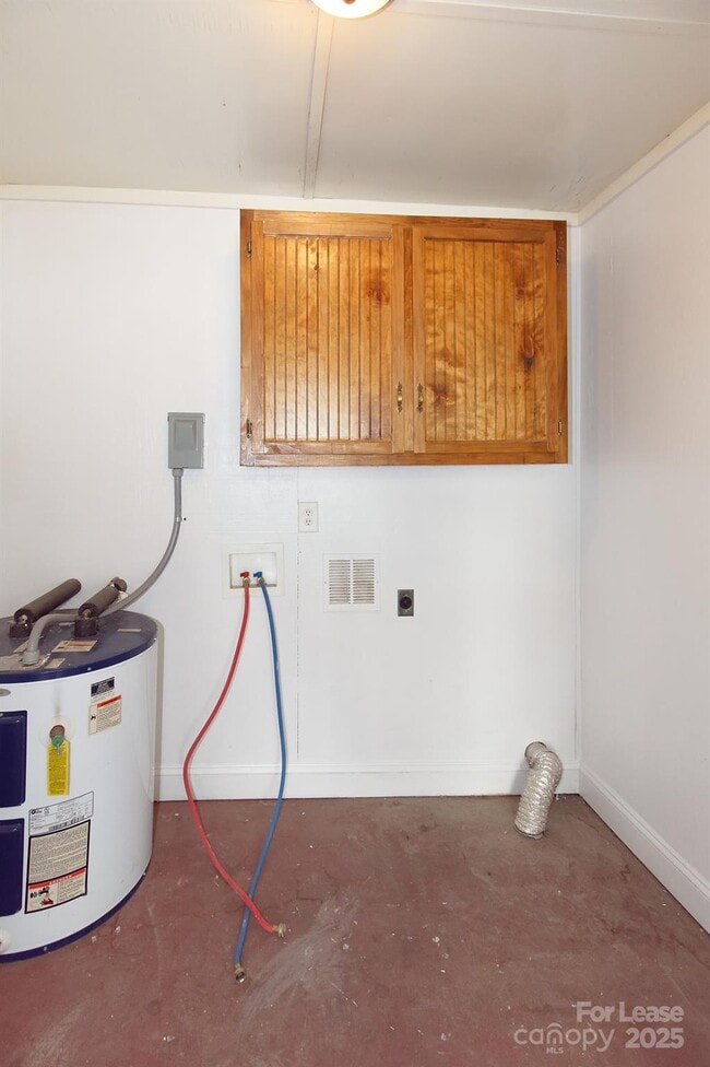 Building Photo - 416 W Pine St